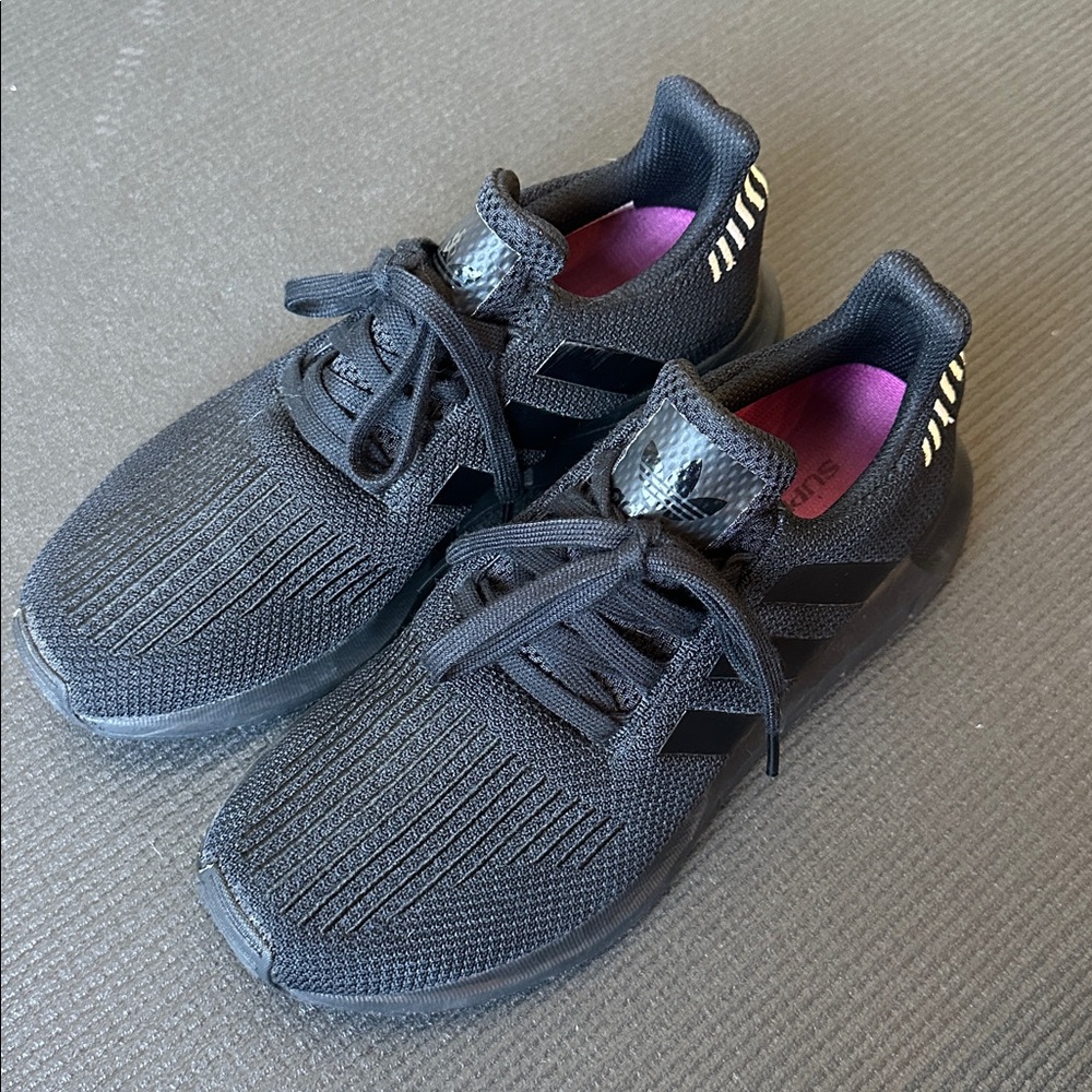 Adidas Swift Run Athletic Shoe w/ Superfeet Insoles Women’s Size 8 Black